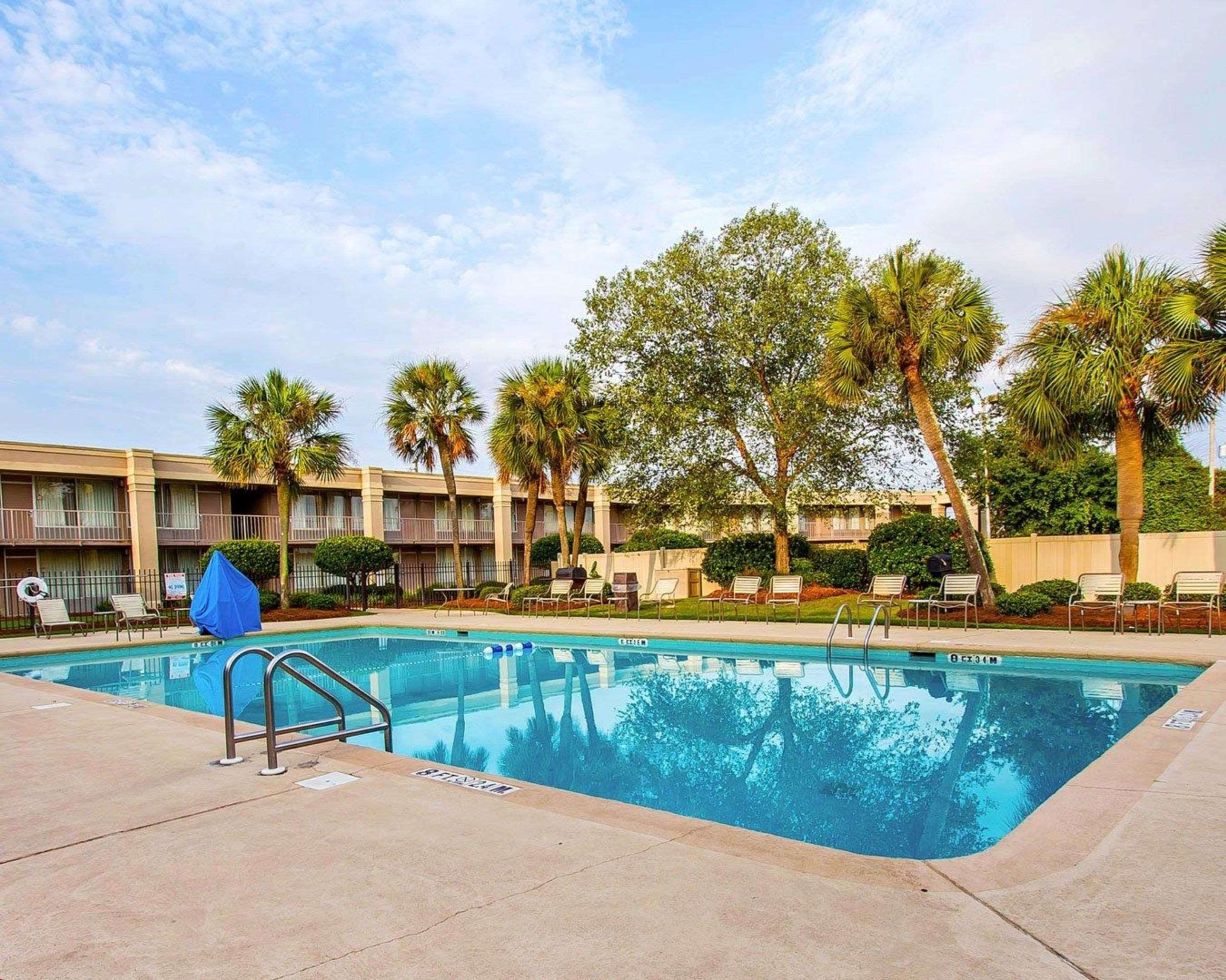 Clarion Inn & Suites Dothan South מראה חיצוני תמונה