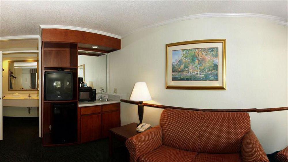 Clarion Inn & Suites Dothan South מראה חיצוני תמונה